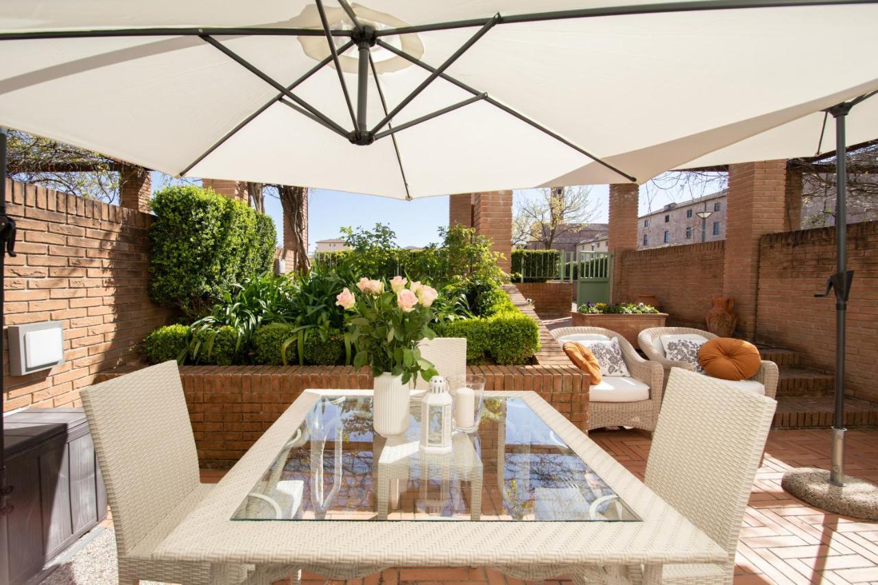 Garden Terrace Luxury Flat In Center Town Apartment