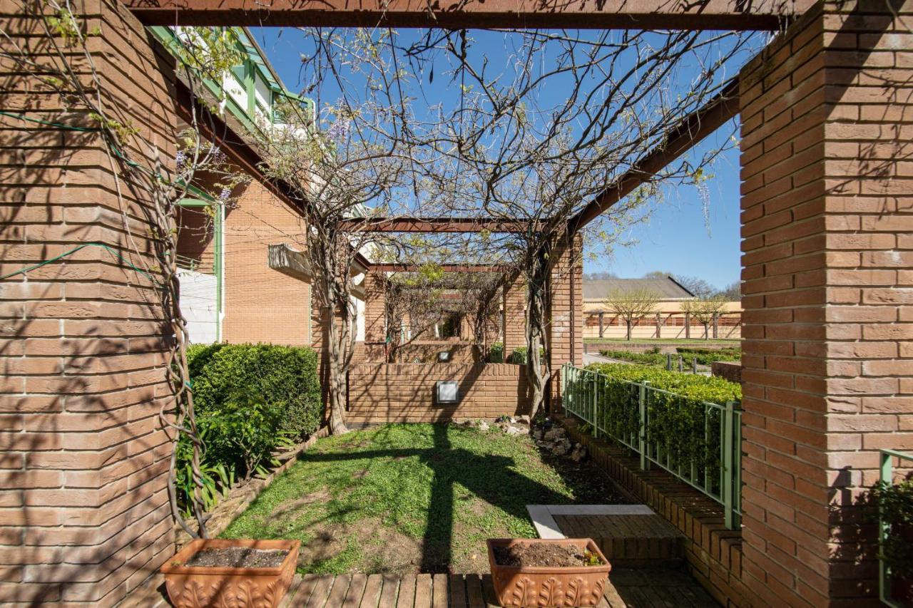 Garden Terrace Luxury Flat In Center Town Apartment